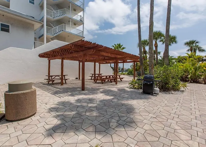 Apartment Location! Coastal Charm I 5 Min Walk To Beach, Shops & Rest Clearwater Beach
