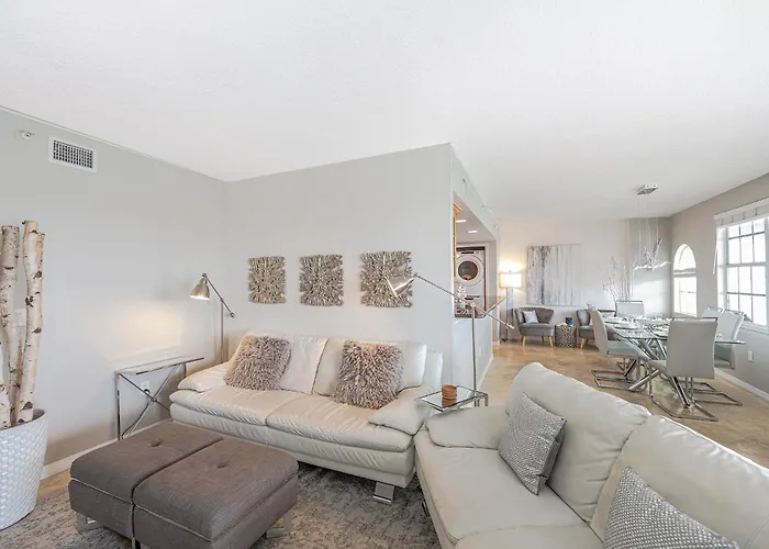 Apartment Location! Coastal Charm I 5 Min Walk To Beach, Shops & Rest