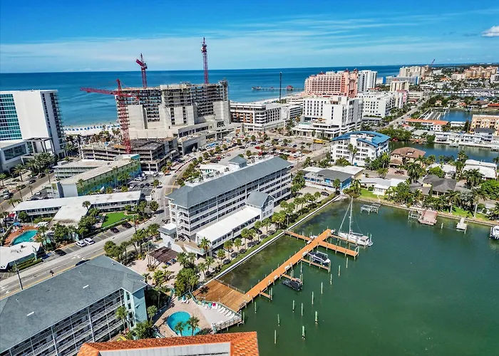 Location! Coastal Charm I 5 Min Walk To Beach, Shops & Rest Apartment *