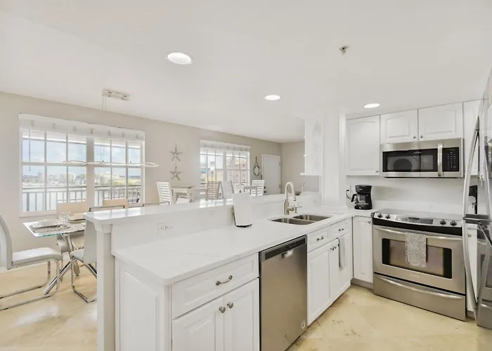 Apartment Location! Coastal Charm I 5 Min Walk To Beach, Shops & Rest *
