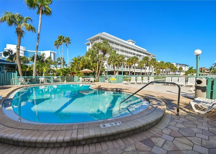 Apartment Location! Coastal Charm I 5 Min Walk To Beach, Shops & Rest Clearwater Beach